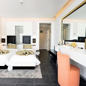 Standard Zimmer mit Kingsize-Bett